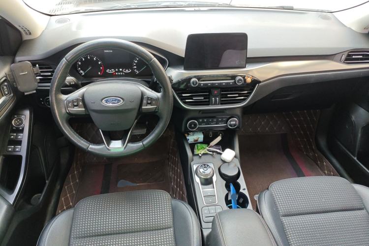 Used Ford Focus 2020 Hatchback EcoBoost 180 Automatic Trend Edition Center Console