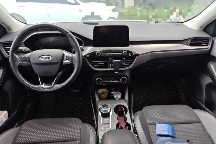 Used Ford Focus 2020 Hatchback EcoBoost 180 Automatic Trend Edition Center Console