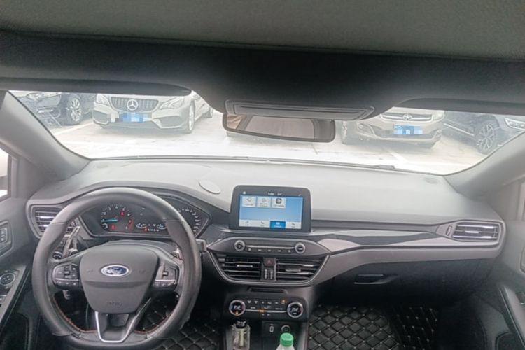 Used Ford Focus 2020 Sedan EcoBoost 180 Automatic ST Line Center Console