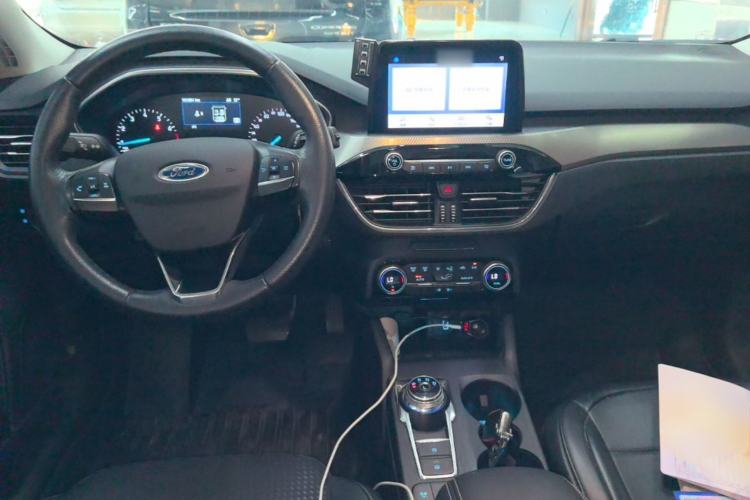 Used Ford Focus 2020 Hatchback EcoBoost 180 Automatic Trend Edition Center Console
