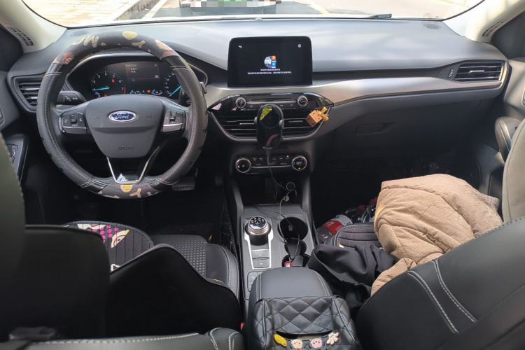 Used Ford Focus 2020 Sedan EcoBoost 180 Automatic Trend Edition Center Console