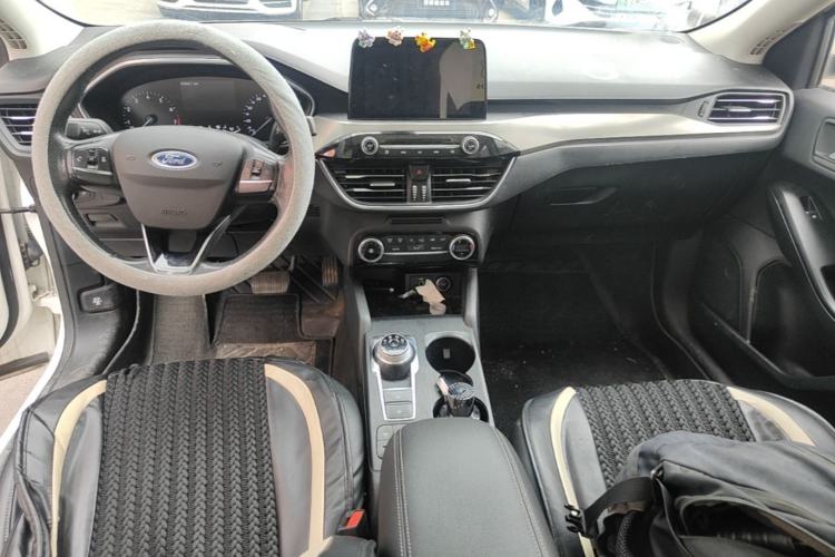 Used Ford Focus 2020 Sedan EcoBoost 180 Automatic Trend Edition Center Console