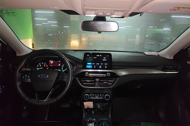 Used Ford Focus 2020 Hatchback EcoBoost 180 Automatic Trend Edition Center Console