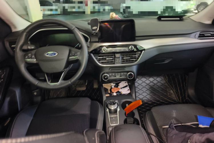 Used Ford Focus 2020 Hatchback EcoBoost 180 Automatic Trend Edition Center Console