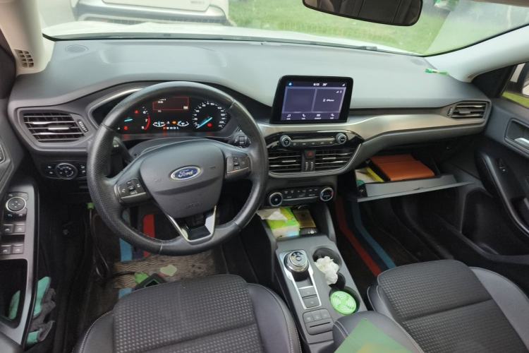Used Ford Focus 2020 Sedan EcoBoost 180 Automatic Trend Edition Center Console