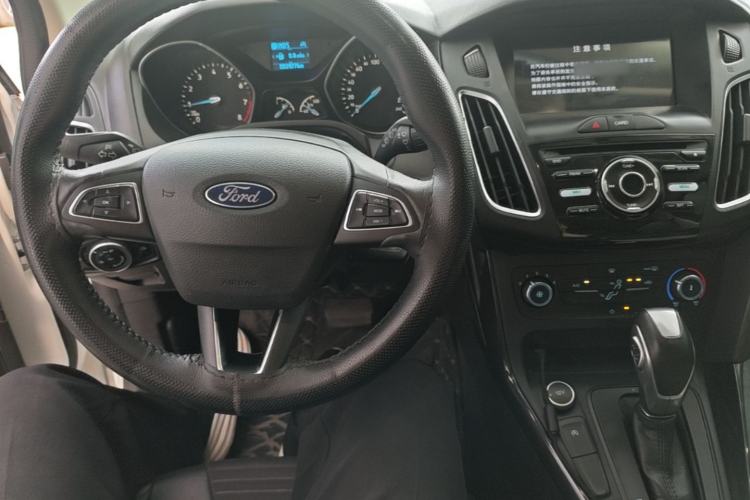 Used Ford Focus 2020 Hatchback Classic 1.5L Automatic Trendy Model Center Console