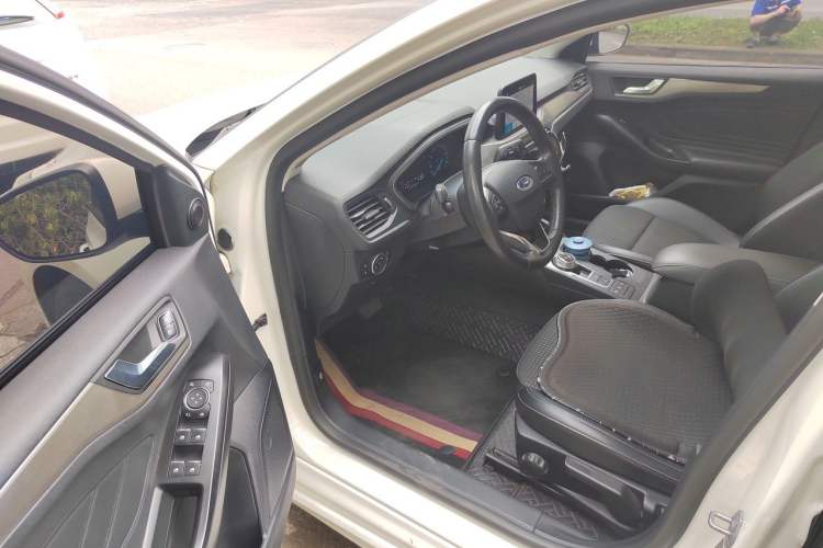 Used Ford Focus 2020 Sedan EcoBoost 180 Automatic Trend Edition Driver Seat