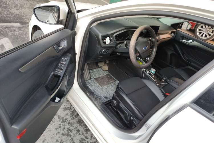 Used Ford Focus 2020 Sedan EcoBoost 180 Automatic Trend Edition Driver Seat