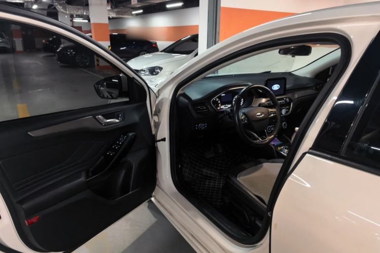 Used Ford Focus 2020 Sedan EcoBoost 180 Automatic Trend Edition Driver Seat