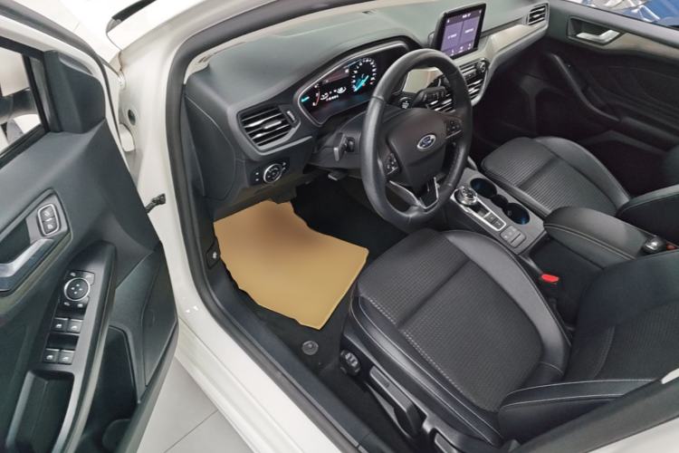 Used Ford Focus 2020 Hatchback EcoBoost 180 Automatic Trend Edition Driver Seat