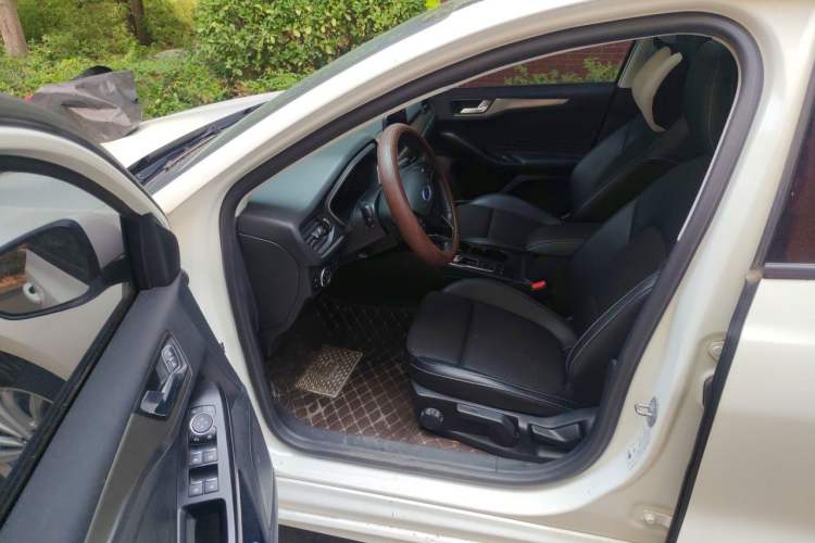 Used Ford Focus 2020 Sedan EcoBoost 180 Automatic Trend Edition Driver Seat