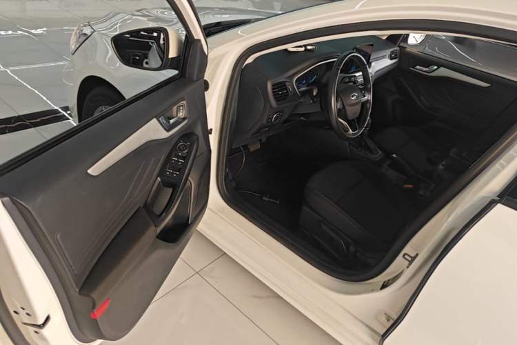 Used Ford Focus 2020 Hatchback 1.5L Automatic Sharp Edition Driver Seat