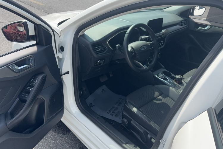 Used Ford Focus 2020 Sedan EcoBoost 180 Automatic Trend Edition Driver Seat