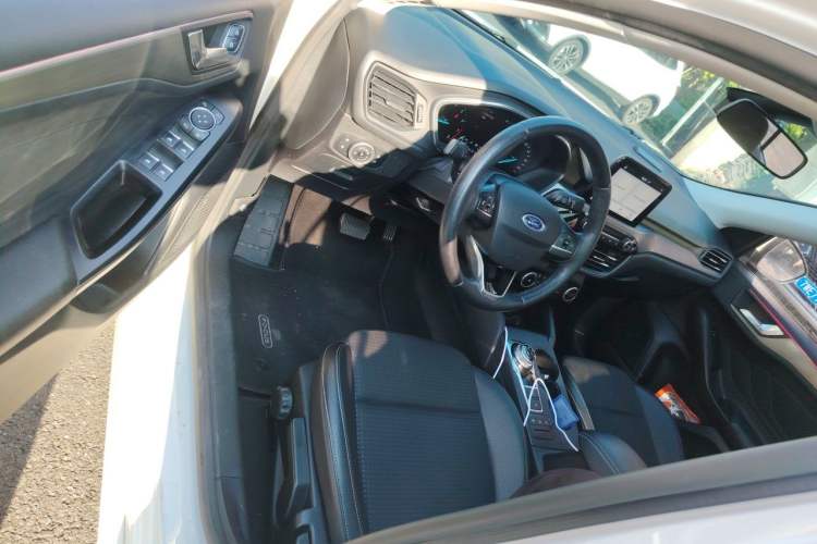 Used Ford Focus 2020 Sedan EcoBoost 180 Automatic Trend Edition Driver Seat