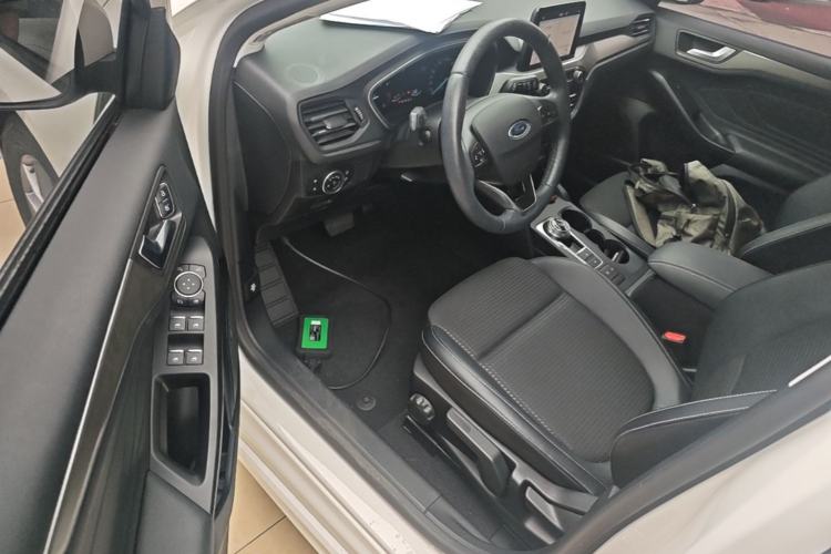 Used Ford Focus 2020 Hatchback EcoBoost 180 Automatic Trend Edition Driver Seat