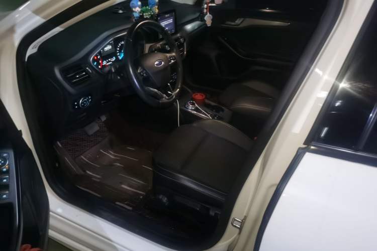 Used Ford Focus 2020 Sedan EcoBoost 180 Automatic Trend Edition Driver Seat