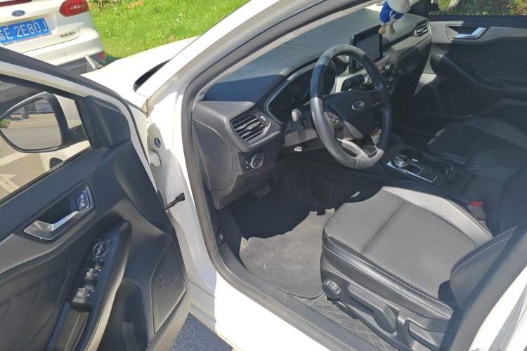 Used Ford Focus 2020 Hatchback EcoBoost 180 Automatic Trend Edition Driver Seat