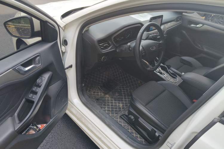 Used Ford Focus 2020 Hatchback EcoBoost 180 Automatic Trend Edition Driver Seat