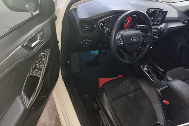 Used Ford Focus 2020 Hatchback EcoBoost 180 Automatic Trend Edition Driver Seat