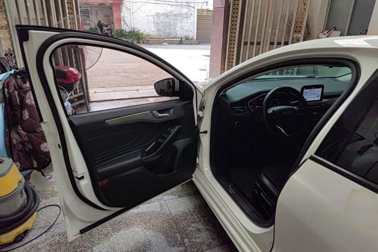 Used Ford Focus 2020 Sedan EcoBoost 180 Automatic Trend Edition Driver Seat