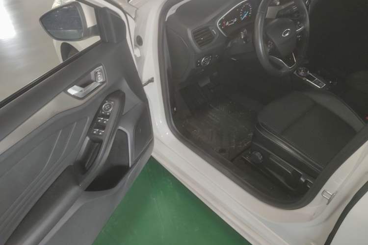 Used Ford Focus 2020 Sedan EcoBoost 180 Automatic Trend Edition Driver Seat