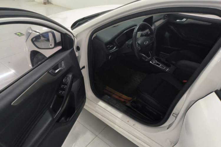 Used Ford Focus 2020 Sedan EcoBoost 180 Automatic Trend Edition Driver Seat