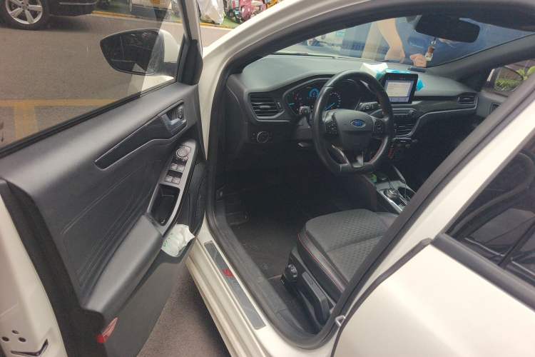 Used Ford Focus 2020 Sedan EcoBoost 180 Automatic ST Line Driver Seat