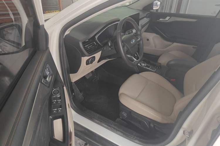 Used Ford Focus 2020 Sedan EcoBoost 180 Automatic Trend Edition Driver Seat