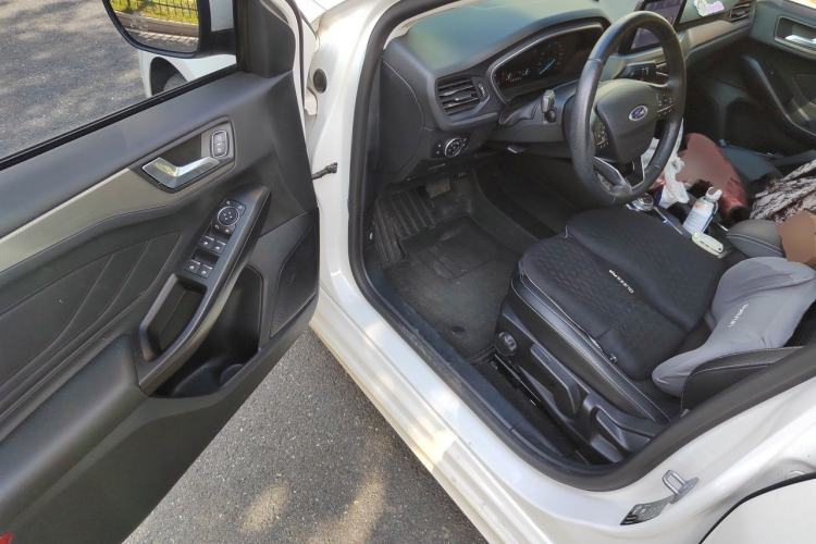 Used Ford Focus 2020 Sedan EcoBoost 180 Automatic Trend Edition Driver Seat