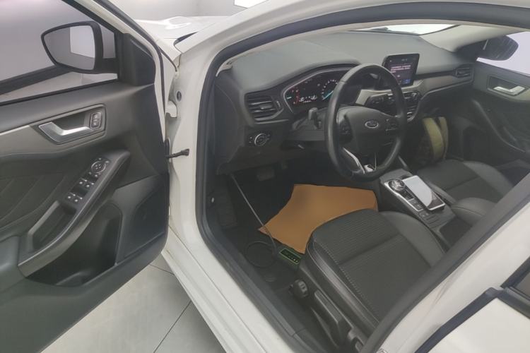 Used Ford Focus 2020 Sedan EcoBoost 180 Automatic Trend Edition Driver Seat