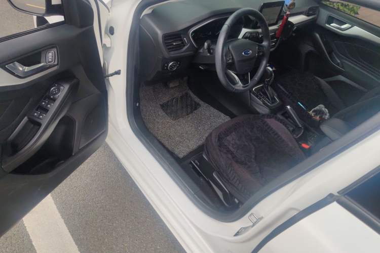 Used Ford Focus 2020 Hatchback 1.5L Automatic Sharp Edition Driver Seat