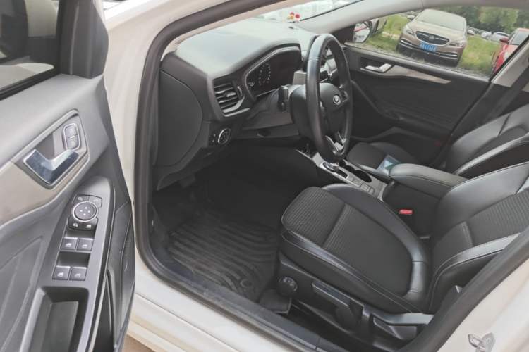 Used Ford Focus 2020 Hatchback EcoBoost 180 Automatic Trend Edition Driver Seat