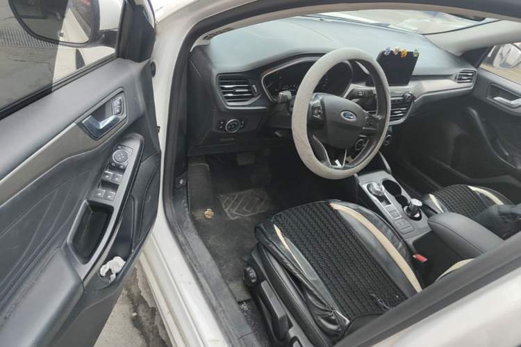 Used Ford Focus 2020 Sedan EcoBoost 180 Automatic Trend Edition Driver Seat
