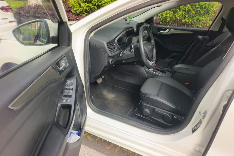 Used Ford Focus 2020 Sedan EcoBoost 180 Automatic Trend Edition Driver Seat