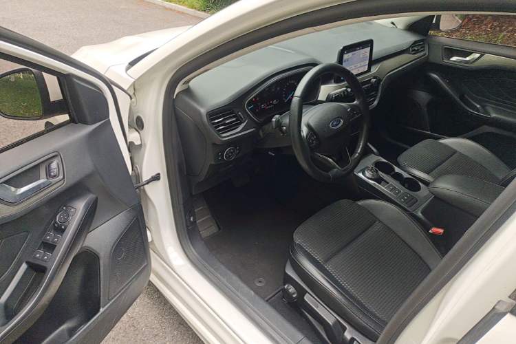 Used Ford Focus 2020 Hatchback EcoBoost 180 Automatic Trend Edition Driver Seat