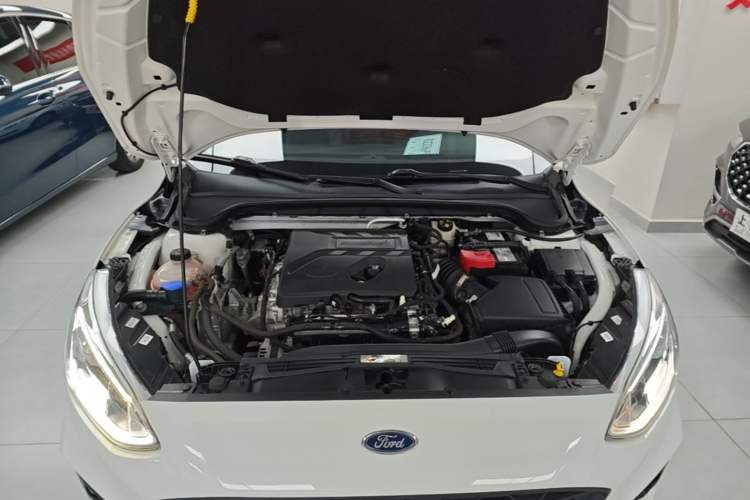 Used Ford Focus 2020 Hatchback EcoBoost 180 Automatic Trend Edition Engine Bay