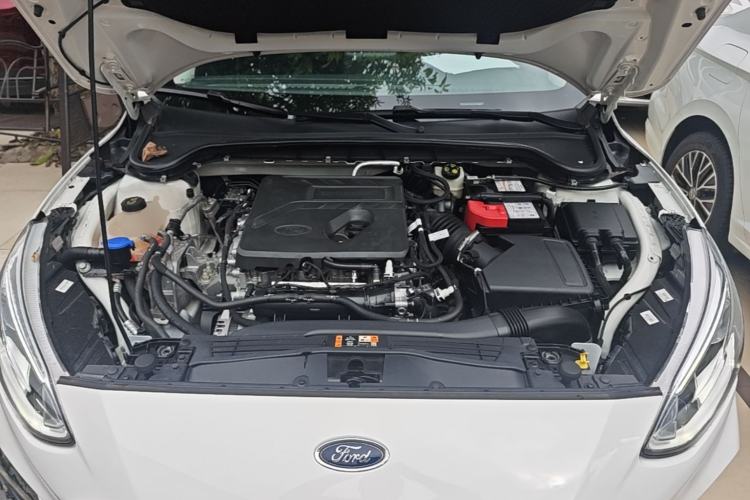 Used Ford Focus 2020 Hatchback EcoBoost 180 Automatic Trend Edition Engine Bay