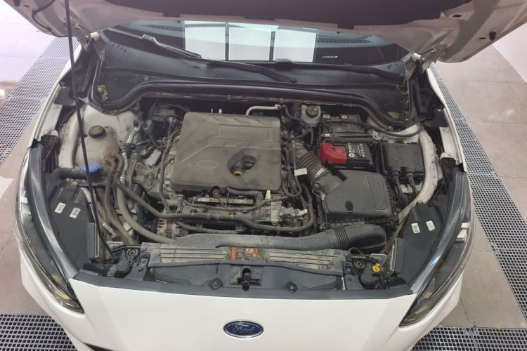 Used Ford Focus 2020 Sedan EcoBoost 180 Automatic Titanium Edition Engine Bay
