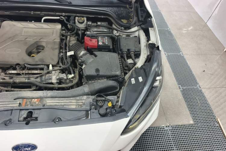 Used Ford Focus 2020 Sedan EcoBoost 180 Automatic Titanium Edition Engine Bay Left