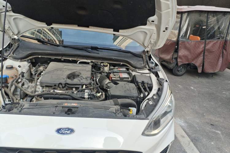 Used Ford Focus 2020 Hatchback EcoBoost 180 Automatic Trend Edition Engine Bay Left