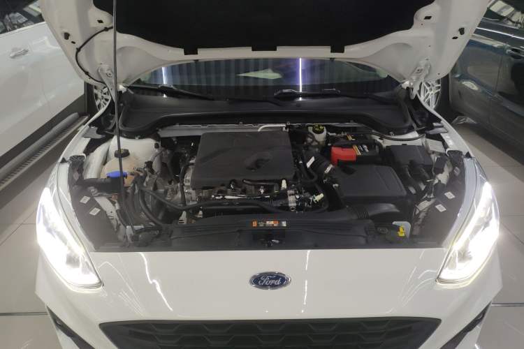 Used Ford Focus 2020 Hatchback EcoBoost 180 Automatic Trend Edition Engine Bay