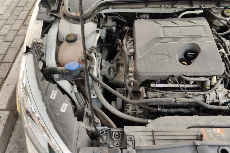 Used Ford Focus 2020 Sedan EcoBoost 180 Automatic Trend Edition Engine Bay Right
