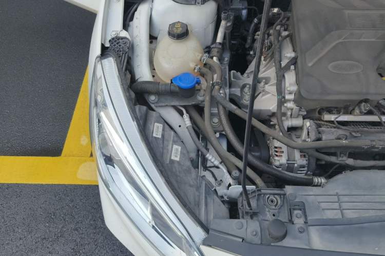 Used Ford Focus 2020 Hatchback EcoBoost 180 Automatic Trend Edition Engine Bay Right
