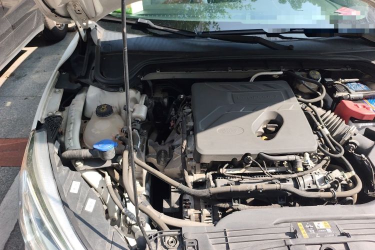 Used Ford Focus 2020 Sedan EcoBoost 180 Automatic Trend Edition Engine Bay Right