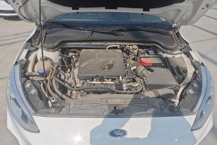 Used Ford Focus 2020 Hatchback EcoBoost 180 Automatic Trend Edition Engine Bay