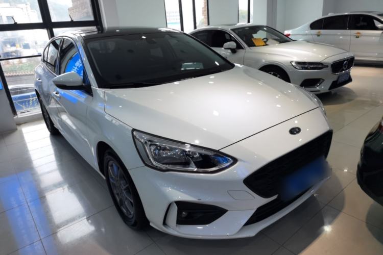 Used Ford Focus 2020 Hatchback EcoBoost 180 Automatic Trend Edition Exterior 1