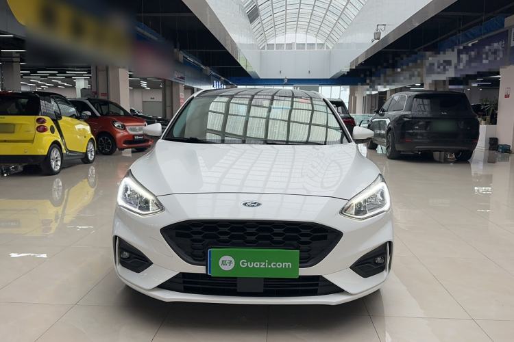Used Ford Focus 2020 Hatchback EcoBoost 180 Automatic Trend Edition Exterior 1
