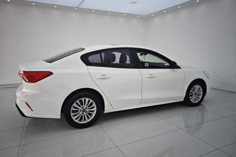 Used Ford Focus 2020 Sedan EcoBoost 180 Automatic Trend Edition Exterior 10