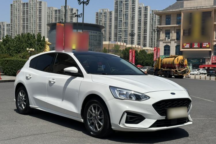 Used Ford Focus 2020 Hatchback EcoBoost 180 Automatic Trend Edition Exterior 2