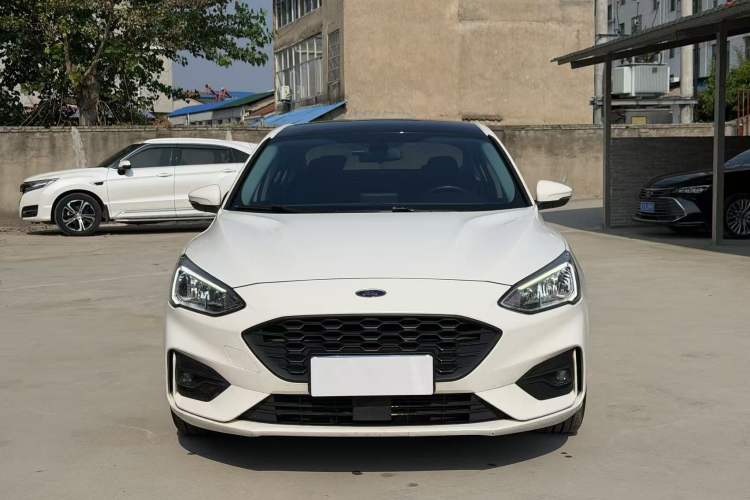 Used Ford Focus 2020 Sedan EcoBoost 180 Automatic Trend Edition Exterior 2